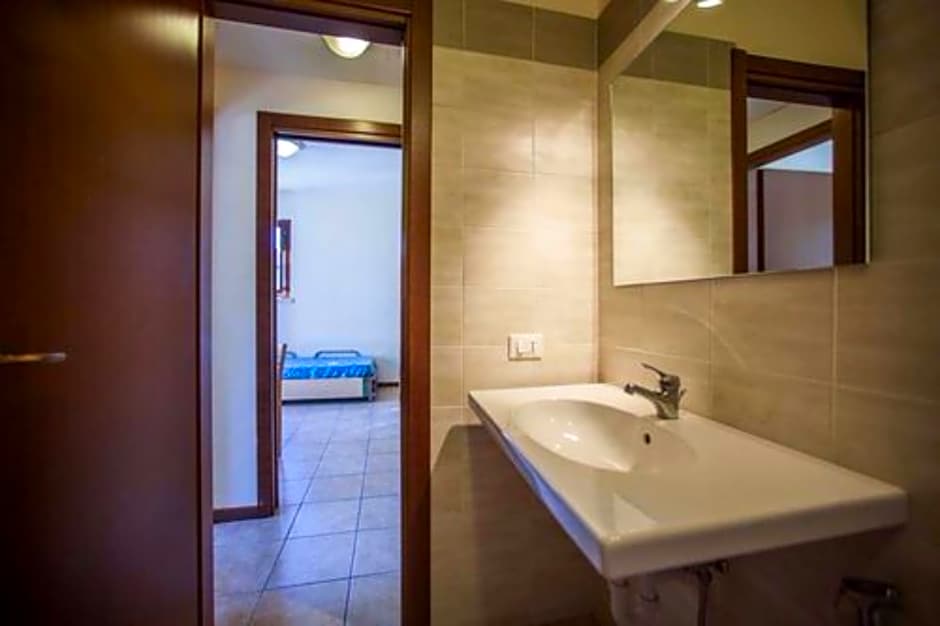 The Garda Village - Near Spiaggia Brema