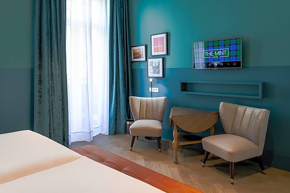 Photo 1 of 9 of Vincci room