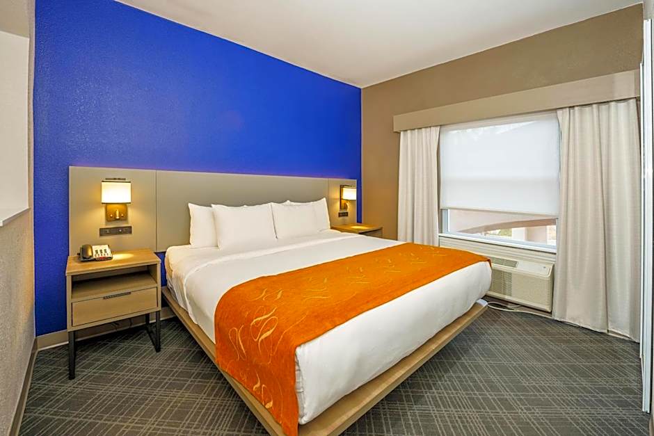 Comfort Suites University Drive