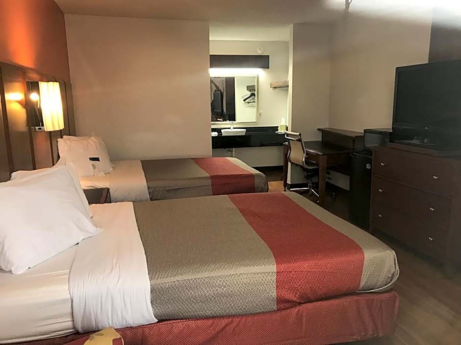Motel 6-Van Buren, AR I- 40