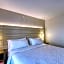 Holiday Inn Express Hotel & Suites Milwaukee Airport By IHG