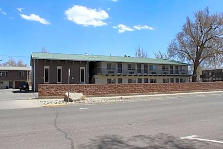 Bell & Main Alamosa Studio Suite-Walking distance to downtown