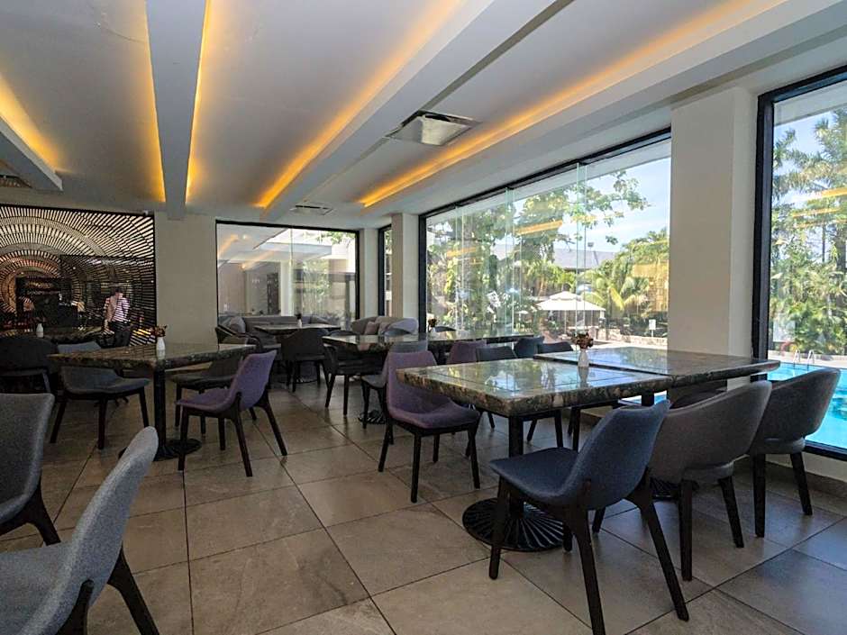 HS HOTSSON Hotel Tampico