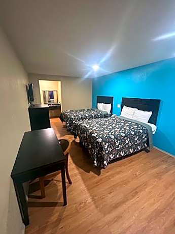 Double Room with Two Double Beds - Smoking