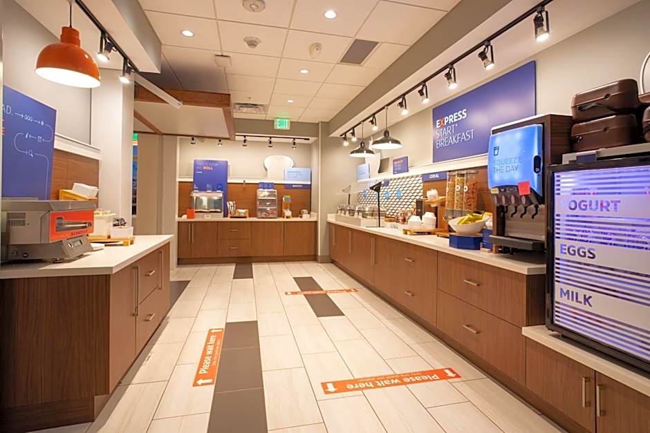 Holiday Inn Express & Suites - Goodland I-70 By IHG