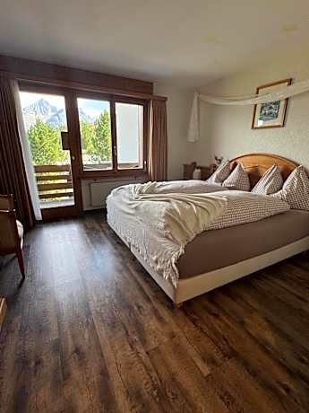 Comfort Double Room with Balcony and Mountain View