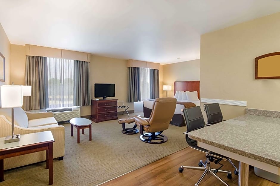 MainStay Suites Airport