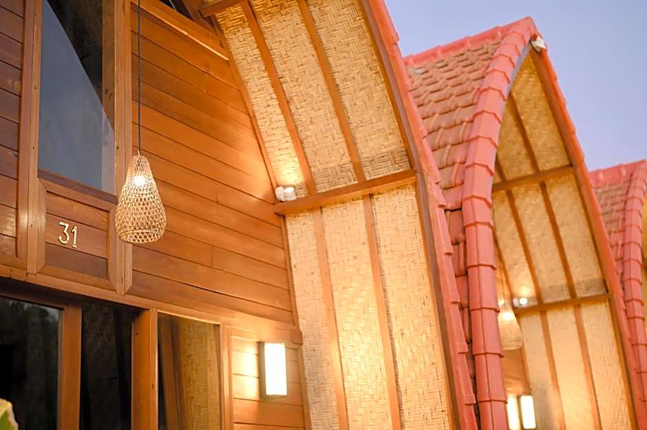 Murna Villa 3, A modern Balinese wooden house 360 GWK view