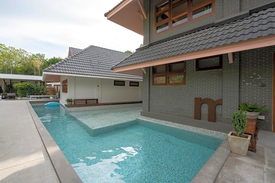 Phrip Phri Luxury Pool Villas