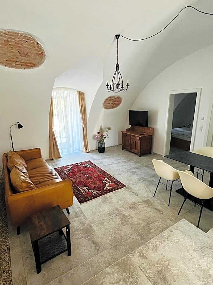 Kaiser von Österreich, Historik- und Thermalhotel