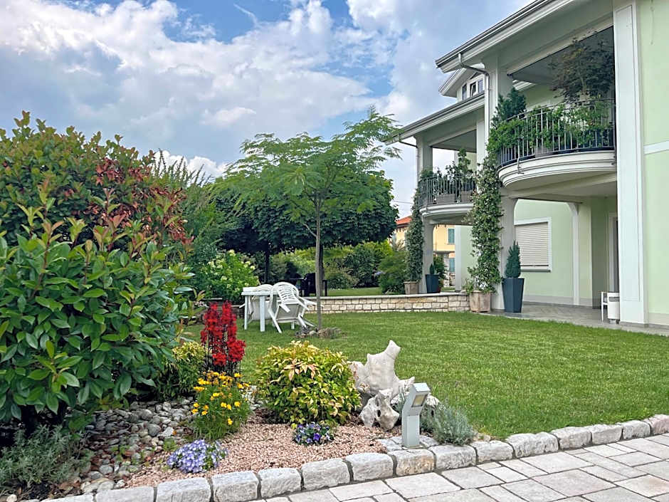 Eremes Rooms & Apartments