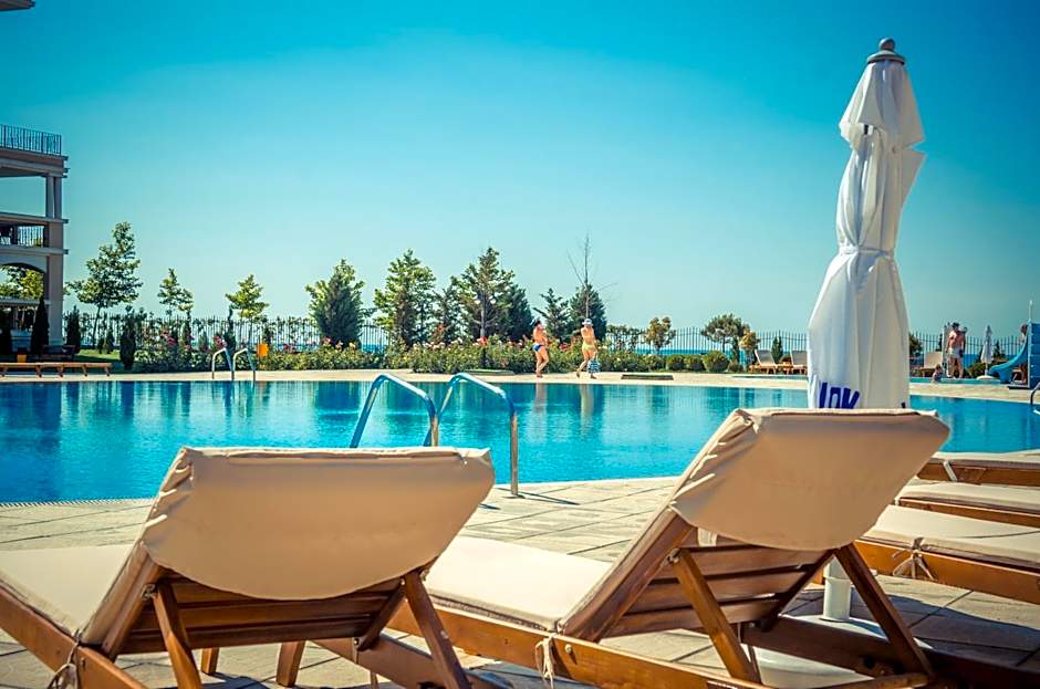 Premier Fort Cuisine - Full Board