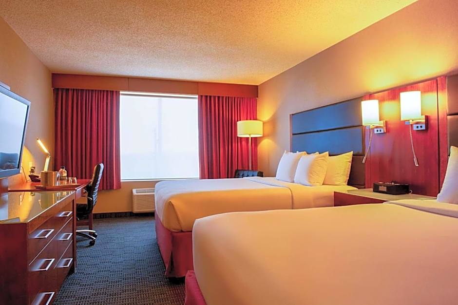 Radisson Hotel & Suites Fort Mcmurray