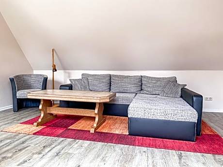 Deluxe One-Bedroom Apartment