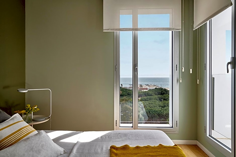 Lugaris Beach Apartments