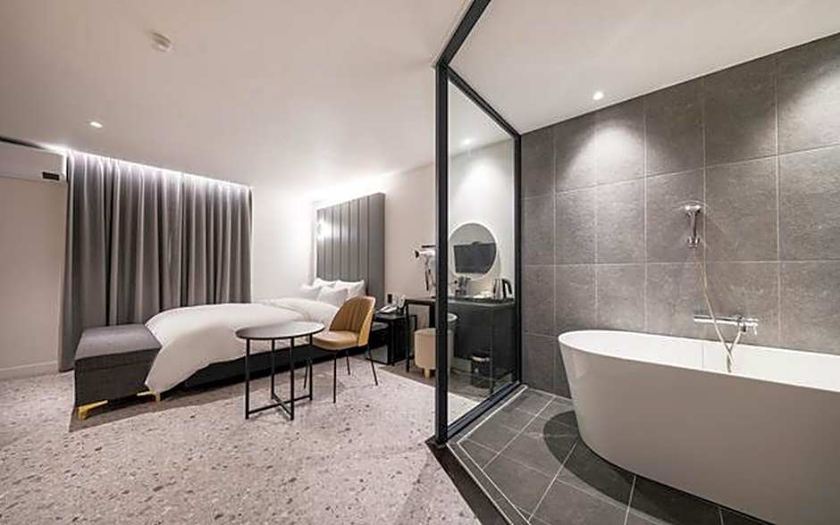 Hotel Casa Osteria in Indong, Gumi