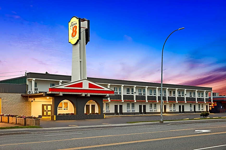 Super 8 by Wyndham Thunder Bay