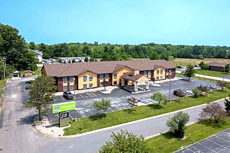 Countryside Inn and Suites