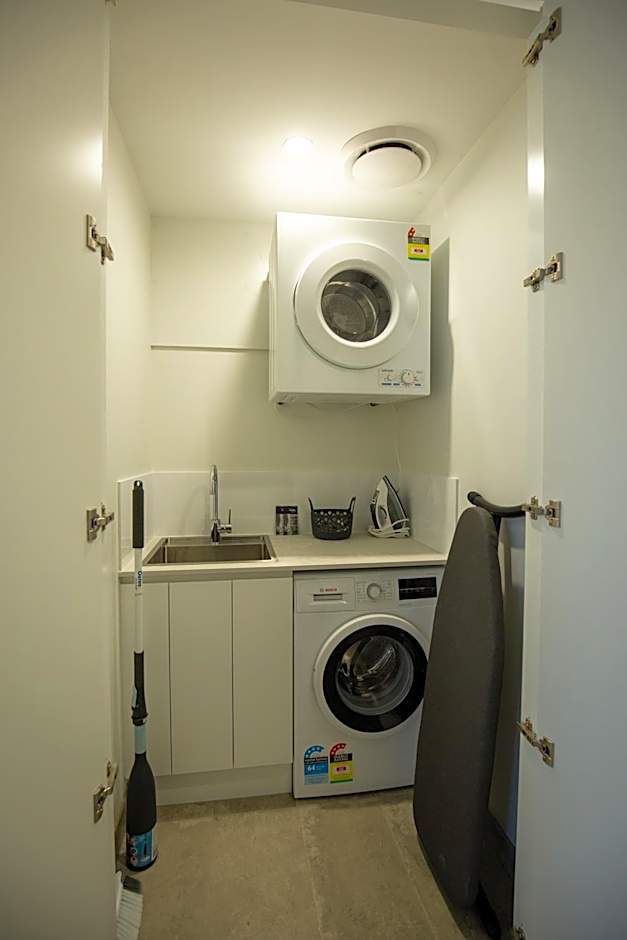 Astina Suites, Forster