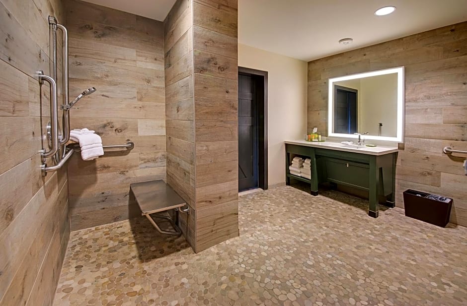 Hotel Indigo Traverse City By IHG