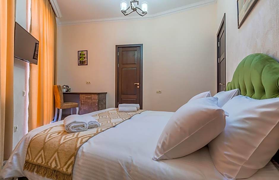 Golden Light Hotel
