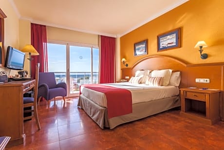 Double or Twin Room with Sea View