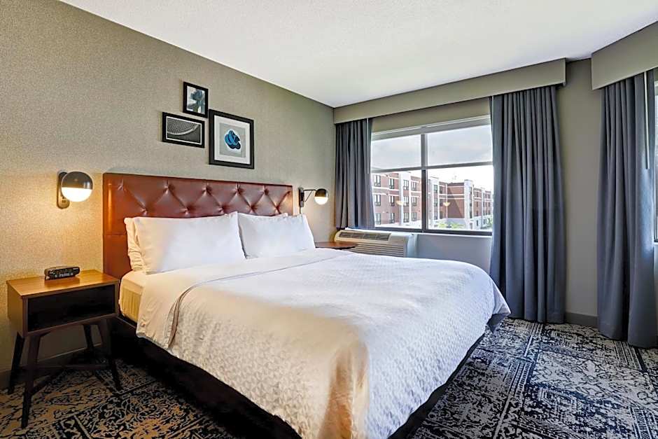 Four Points By Sheraton St. Catharines Niagara Suites