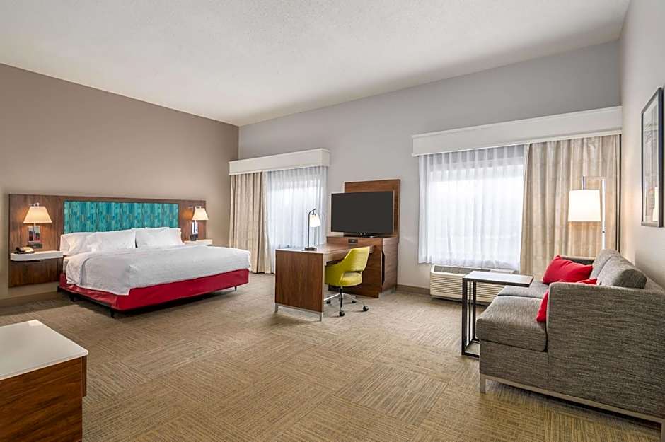 Hampton Inn By Hilton & Suites Manchester