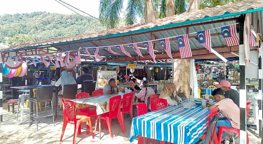 Teluk Batik Holiday Apartment