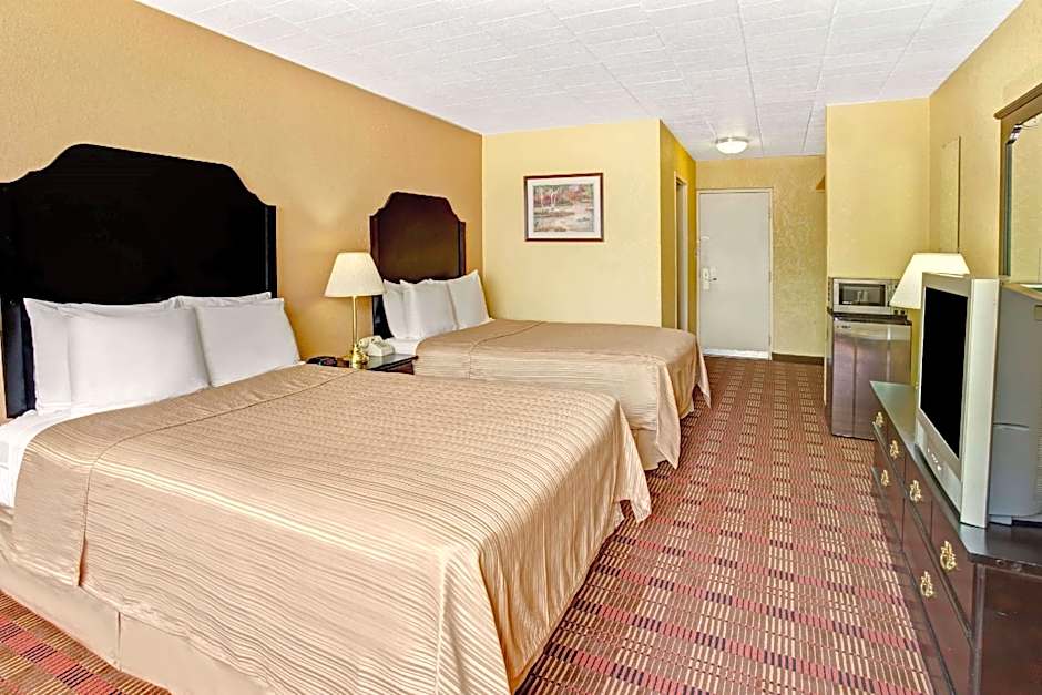 Howard Johnson by Wyndham Pikesville
