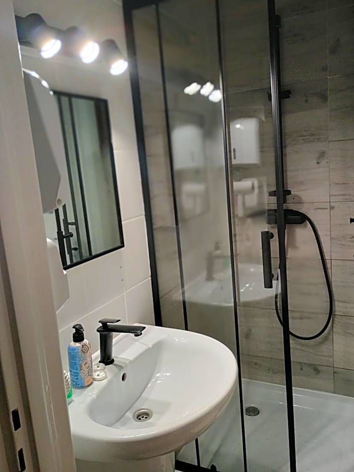 Motelik White House - pokoje gościnne