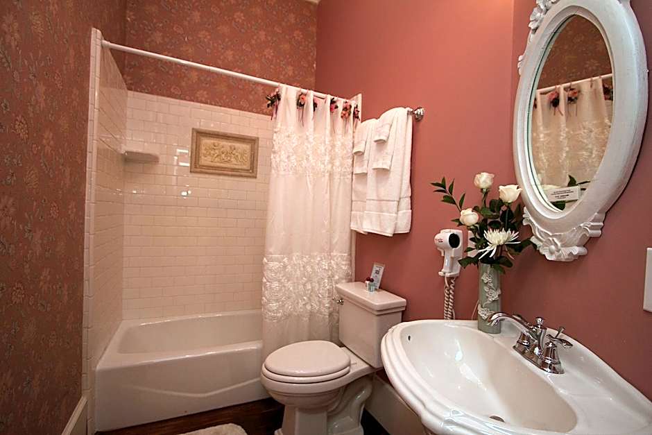 Hassinger Daniels Mansion Bed and Breakfast