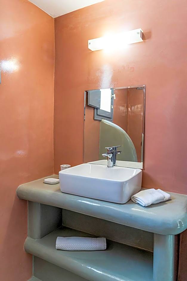 Evanthia Best View Thirassia Island Hotel