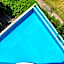 LA LOMA SUITES