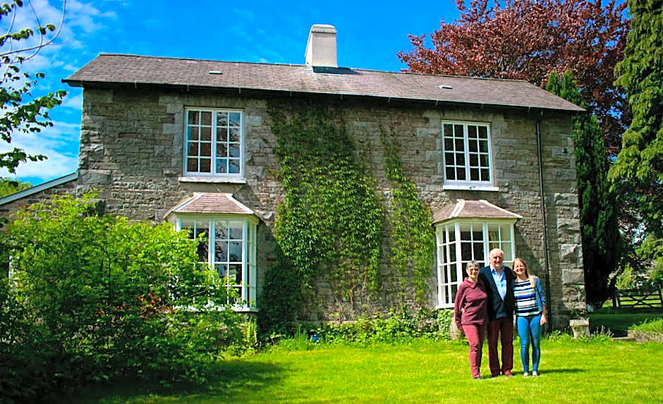 Pontyclerc Farm House Bed and Breakfast