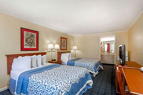 2 Double Beds Smoking