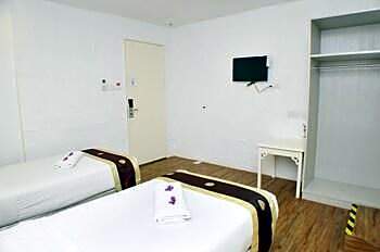 Promenade Service Apartment