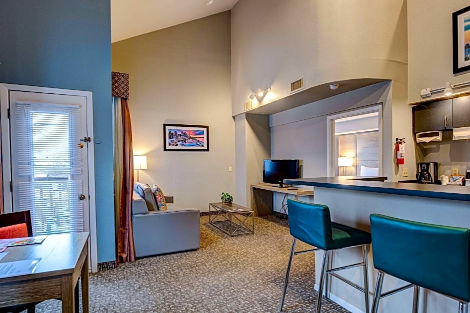 Hawthorn Suites by Wyndham Kent/Sea-Tac Airport