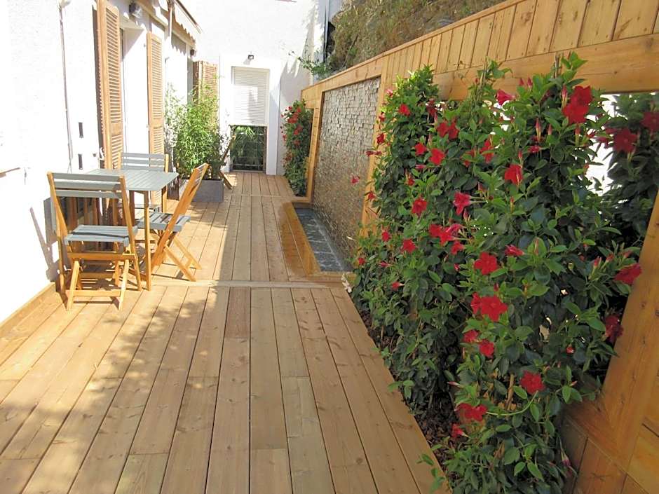 Villa Tricoli B&B avec Piscine