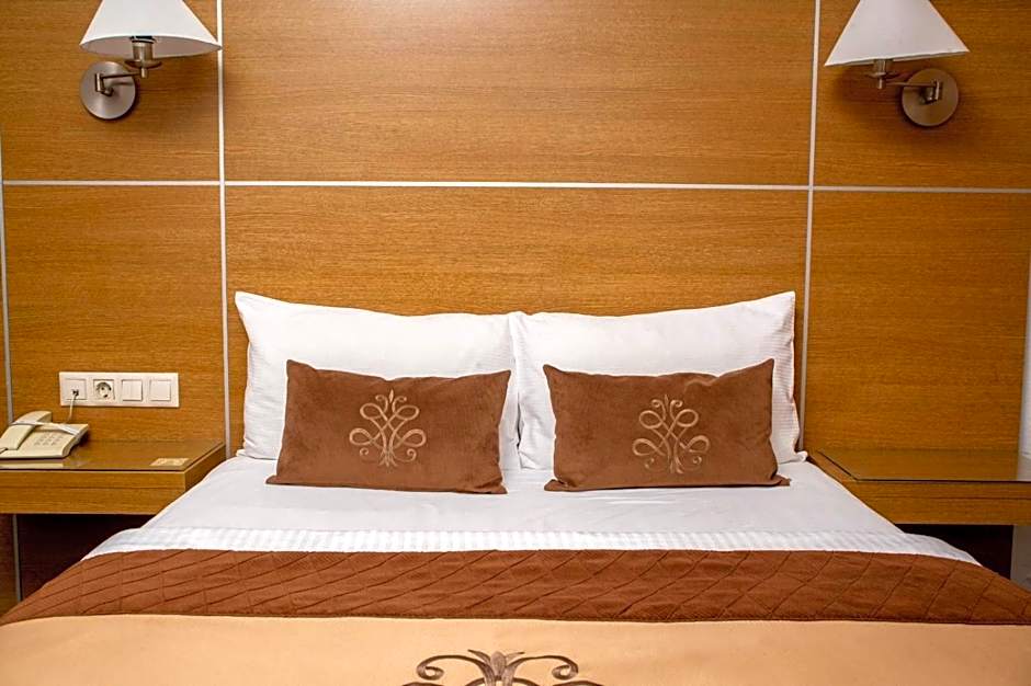 Grand Cali Hotel