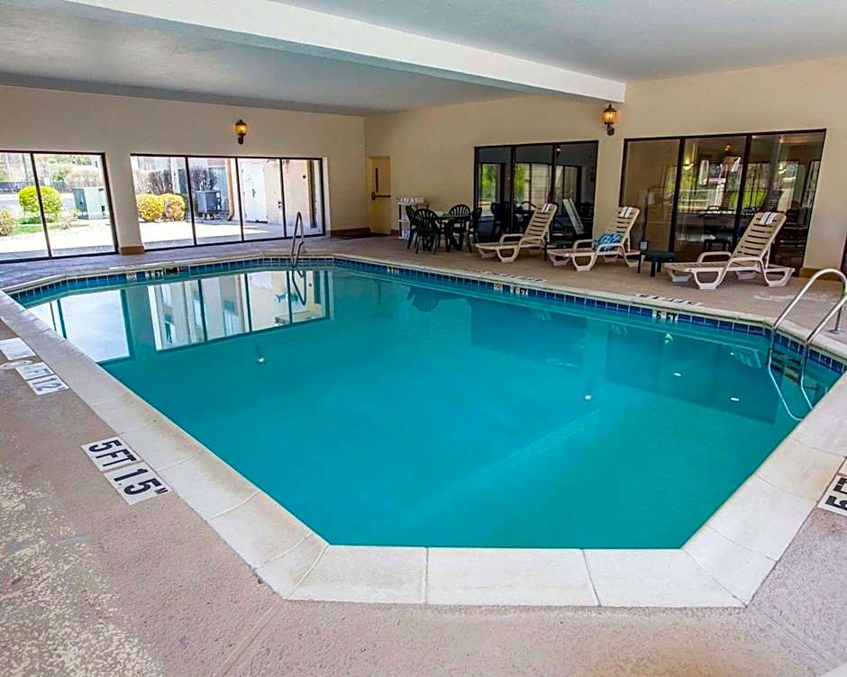 Comfort Suites University Area