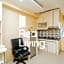 RedLiving Apartemen Cibubur Village - Lily's Room Tower C