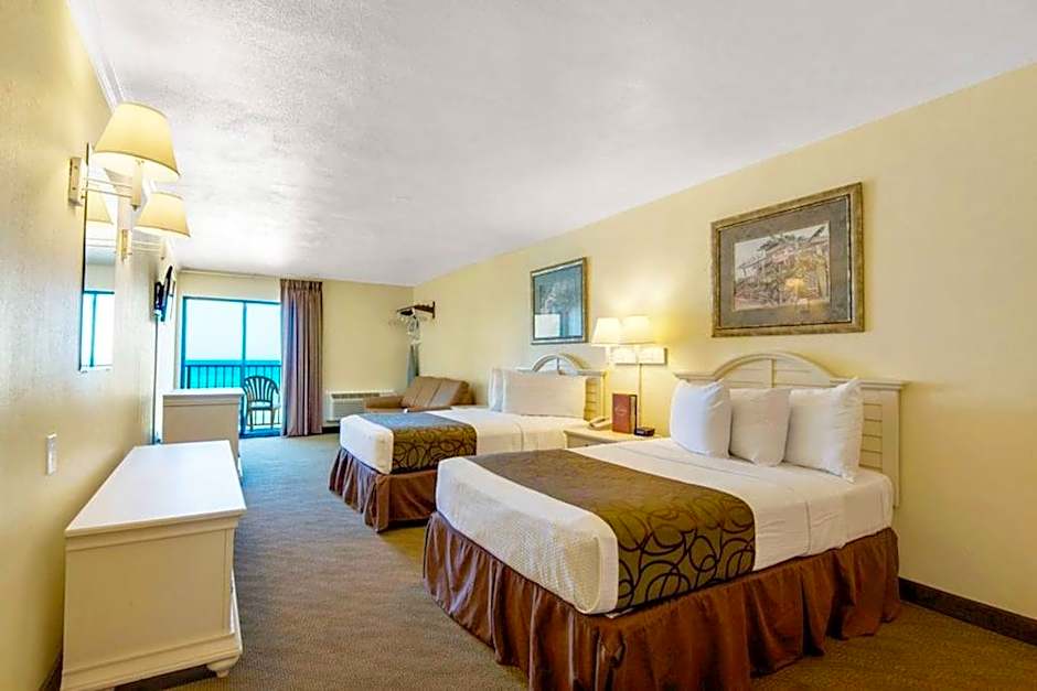 Ramada by Wyndham Panama City Beach / Beachfront