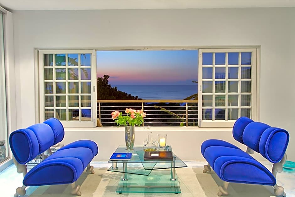 Days At Sea Beach Lodge