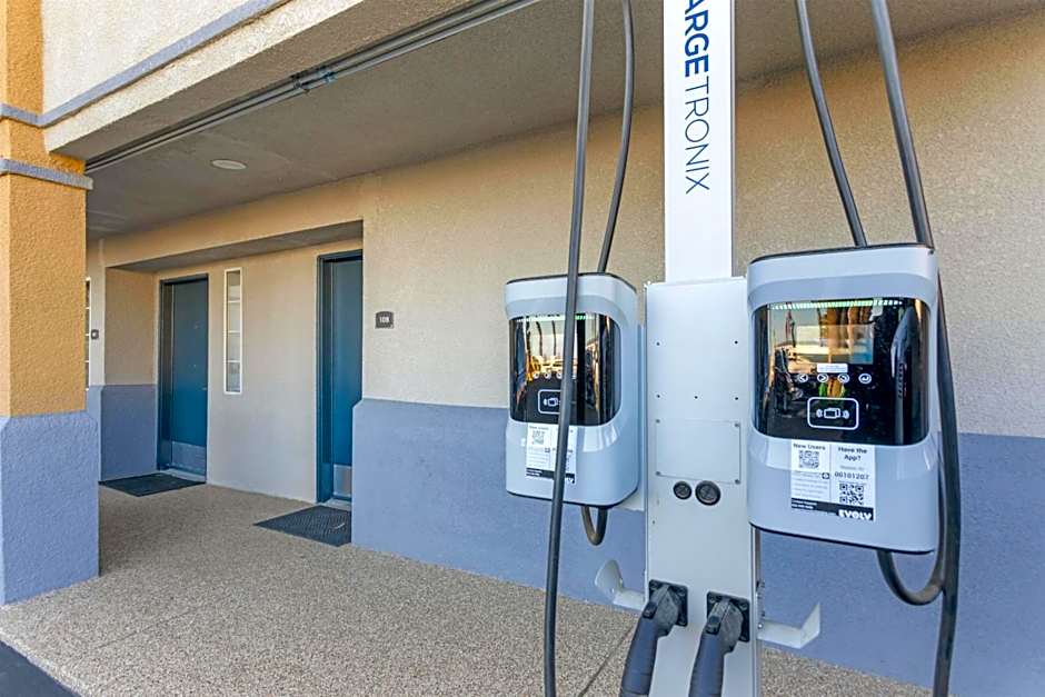 Best Western Kettleman City Inn & Suites