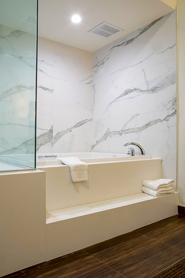 Hotel Xilo Glendale