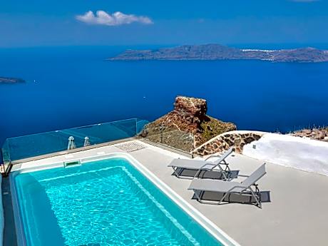 Pearl on the Cliff Hotel & Suites