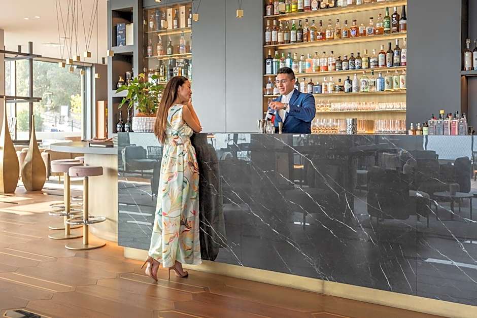 EALA My Lakeside Dream - Adults Friendly