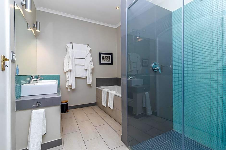 Whale Rock Luxury Lodge