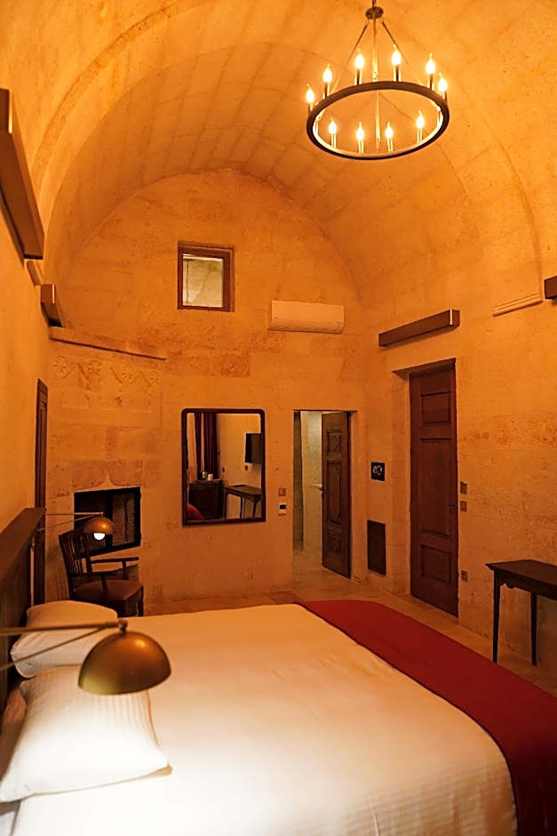 EVANTHIA CAVE SUITES